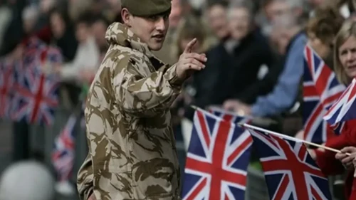 İngiltere Grönland’a asker göndermeyi değerlendiriyor