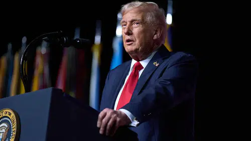 Trump'tan İran açıklaması: Nükleer silah sevdasından vazgeçtiler