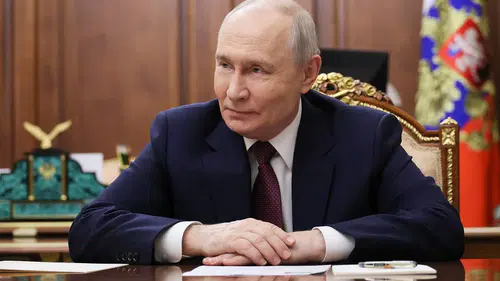 Kremlin'den kabine açıklaması: Putin ile bakanlar arasında kesintisiz iletişim