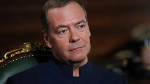 Medvedev'den Trump'ın Ukrayna çıkışına yanıt: Zaferi getiren füzelerimizdir