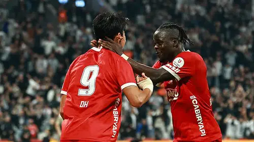 Beşiktaş, Başakşehir'i 2-0 Mağlup Etti