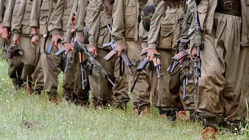PKK silah bırakmaya devam ediyor, Sincar'dan çekildi.