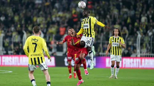 Göztepe, Fenerbahçe’yi deplasmanda 2-1 mağlup etti