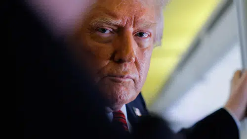 Trump'tan Fransa'daki protestolara dair çarpıcı iddia: Sorunun kökeni göç