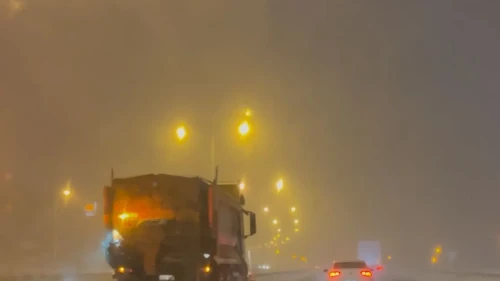 Bolu Dağı'nda etkili kar yağışı: Ekipler aralıksız yol açma çalışması yapıyor