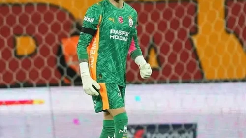 Galatasaray, Uğurcan Çakır'ın maaşında yüzde 100 zam yapmaya hazırlanıyor