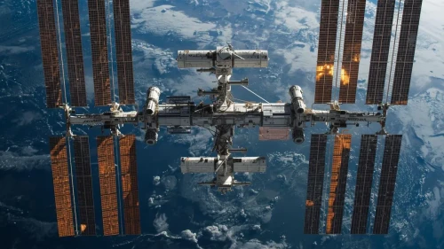 Uzayda yeni bir dönem: ISS'in yörüngesi 440 metre yükseltildi