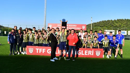 U14 Gelişim Ligi'nde Fenerbahçe, Beşiktaş'ı mağlup ederek şampiyon oldu