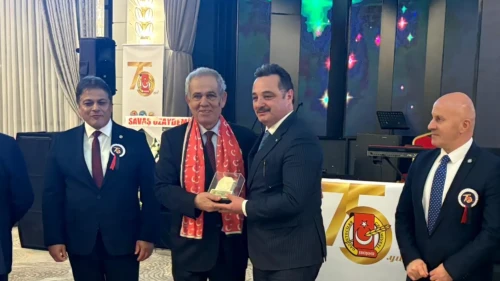 Eskişehir Gazeteciler Cemiyeti 75. yaşını kutladı! Dr. Süleyman Basa onur plaketi aldı