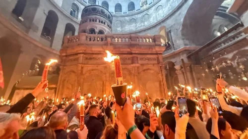 Kudüs’te Kutsal Ateş Mucizesi: Binlerce İnananın Coşkulu Tanıklığı