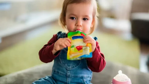 Greenpeace raporu korkuttu: Bebek maması poşetlerinde binlerce mikroplastik tespit edildi