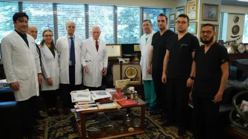 Prof. Dr. Mehmet Haberal’ı dünya ayakta alkışlıyor