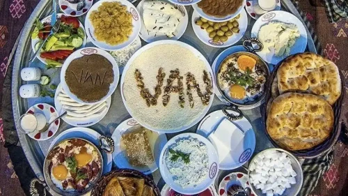 Dünyanın sofrası Van Kahvaltısı 7. kez Van’da kuruldu