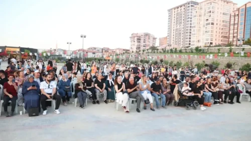 Mamak yaz şenlikleri müzik ve coşku dolu ilk etkinliğiyle başladı