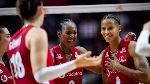 Filenin sultanları, muhteşem geri dönüşle Tayland’ı geçerek VNL finallerine odaklandı