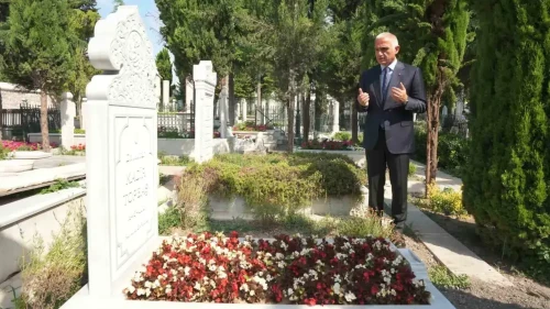 Kültür ve Turizm Bakanı Ersoy tarih dünyasının önemli isimlerini Fatih Külliyesi'nde andı