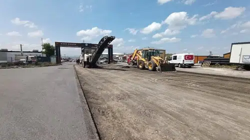 Kars OSB’de sıcak asfalt çalışmaları başladı