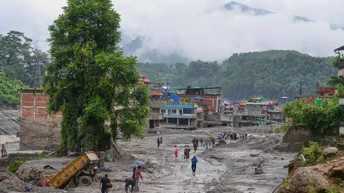 Çin-Nepal sınırında kaybolan 8 Rus vatandaşı için arama çalışmaları sürüyor