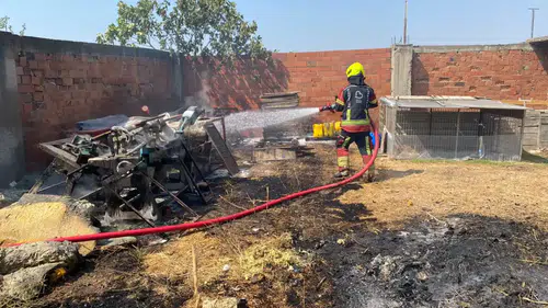 Altıeylül'de iş yeri bahçesinde yangın: 13 personel müdahale etti