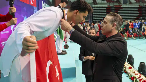 Vanlı tekvandocu Mehmet Raci Şahin, ulusal ve uluslararası başarılarla adından söz ettiriyor