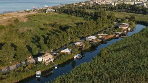 Antalya'nın doğal alanlarında kaçak yapı operasyonu