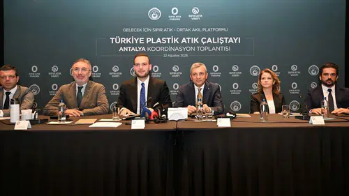 Antalya'da plastik atıklarla mücadele için paydaşlar bir araya geldi