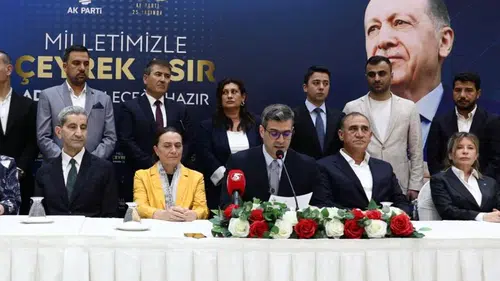 AK Parti'nin 25 Yıllık Siyasi Yolculuğu Adana'da Anıldı