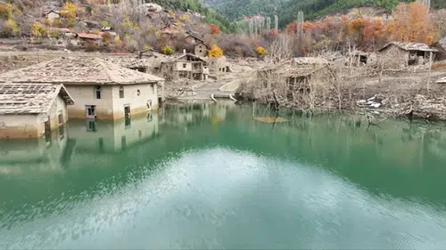 Isparta'da sular çekildi: Darıbükü'nün gizli kalmış taş yapıları belirdi