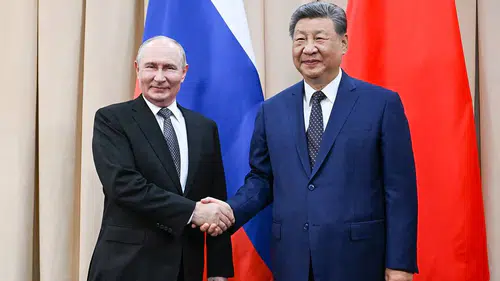 Putin'den Çin'e kalıcı vizesiz rejim teklifi