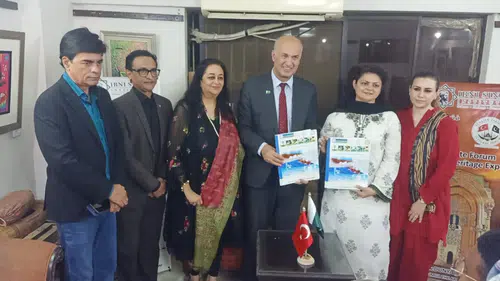 Gerontolog Dr. Kemal Aydın, Pakistan'da İbn-i Sina Haftası'nı 25. yıl vizyonuyla taçlandırdı