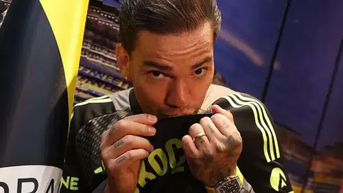 Juventus, Aston Villa'nın kalecisi Martinez için teklif yaptı, Fenerbahçe'deki Ederson'un durumu belirsiz kaldı.