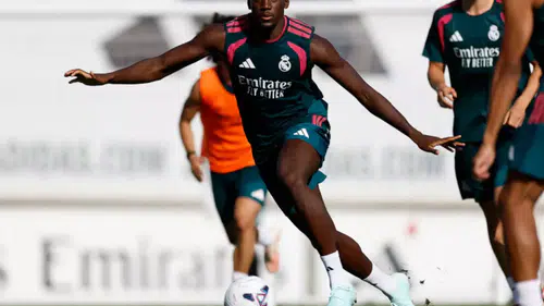 Konaté, Real Madrid'de şans bekliyor: İki yıldız sakat, üç stoper mücadelesi başladı!