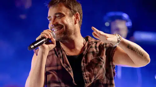 Murat Dalkılıç, yaz sezonunda hızlı dönüş yaptı; sonbahar konserleriyle sahneye yeniden dönüyor!