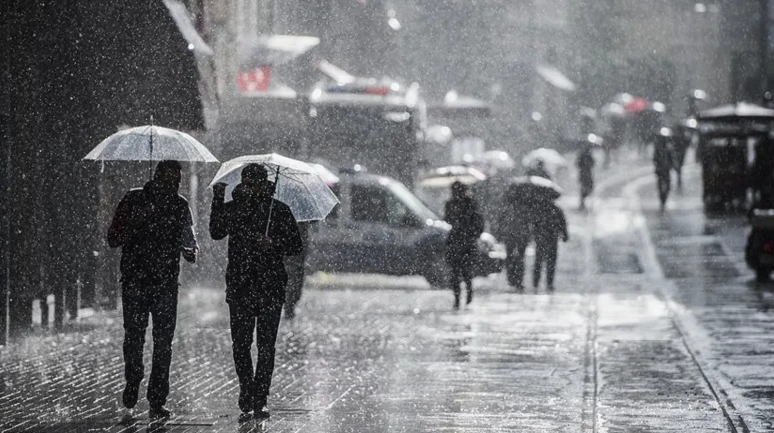Pazar günü başlıyor: İstanbul’u soğuk ve kuvvetli yağış vuracak