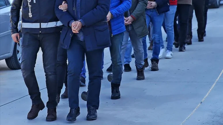 27 ilde FETÖ'ye büyük darbe: 101 şüpheli yakalandı