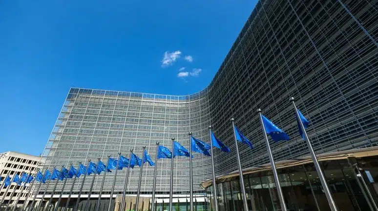 AB, Google'a Dijital Piyasalar Yasası'ndan 890 Milyon Avro Ceza Kesildi!