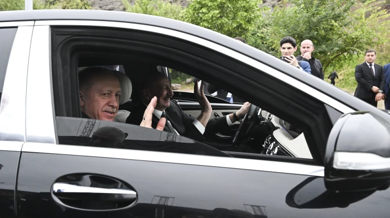 Erdoğan, Azerbaycan'da Bağımsızlık Günü'nde Laçın Havalimanı'nın açılışını yaptı