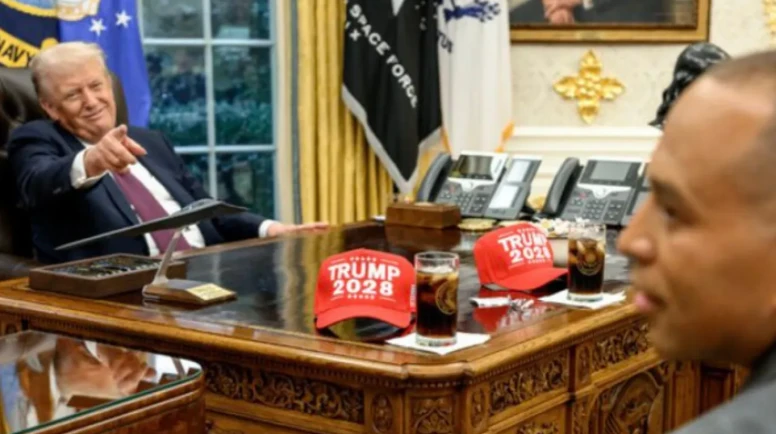 Trump'tan şaşırtan hamle: Tüm ülkelere yüzde 10 küresel tarife