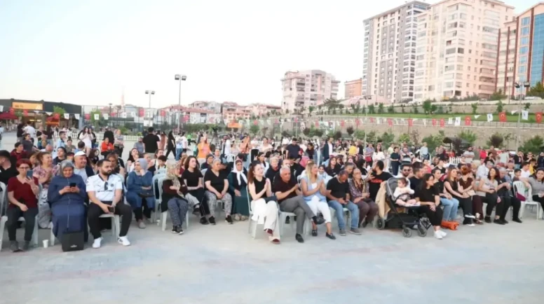 Mamak yaz şenlikleri müzik ve coşku dolu ilk etkinliğiyle başladı