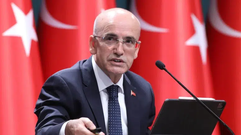 Mehmet Şimşek'ten enflasyon mesajı: Dışsal şoklara rağmen düşüş trendi sürüyor