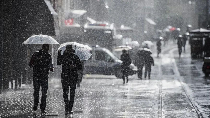 Pazar günü başlıyor: İstanbul’u soğuk ve kuvvetli yağış vuracak