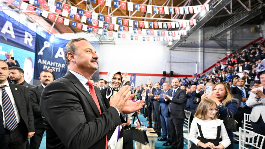 Yavuz Ağıralioğlu: Benden bir başörtüsü düşmanı çıkaramazsınız
