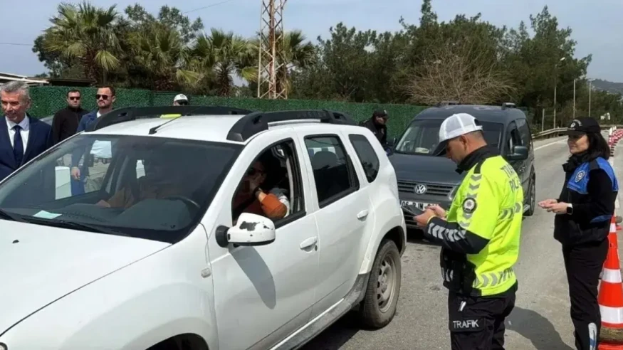 Bodrum'da bayram yoğunluğu: 25 bin araç bir günde giriş yaptı