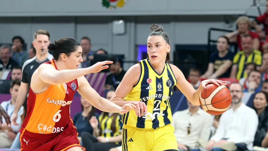 Fenerbahçe Opet, EuroLeague’de Türk derbisinde tarih yazdı! 3. şampiyonluk yolda