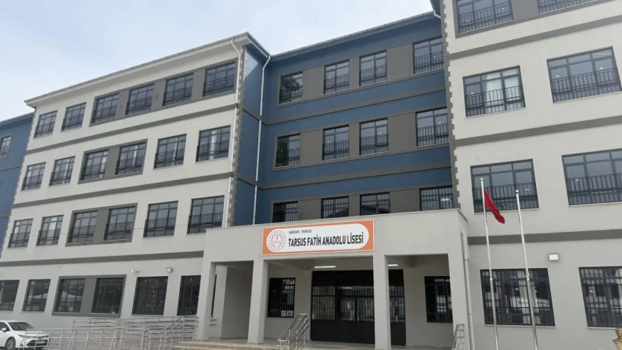 Şimdi de Mersin'de bir öğrenci silahla yakalandı