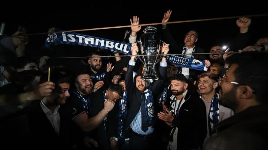 Erzurumspor'un İstanbul Boğazı'ndaki unutulmaz şampiyonluk kutlaması!