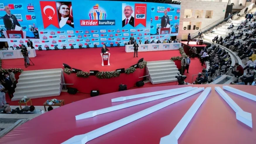 CHP’de olağanüstü kurultay süreci: Özgür Özel’in çağrısı sonrası yeterli imza toplandı