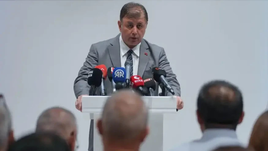 İzmir Büyükşehir Belediye Başkanı Cemil Tugay, CHP'den istifa etti