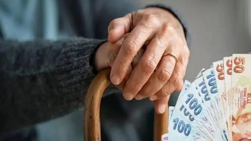 En düşük emekli aylığı farkı hesaplara geçiyor