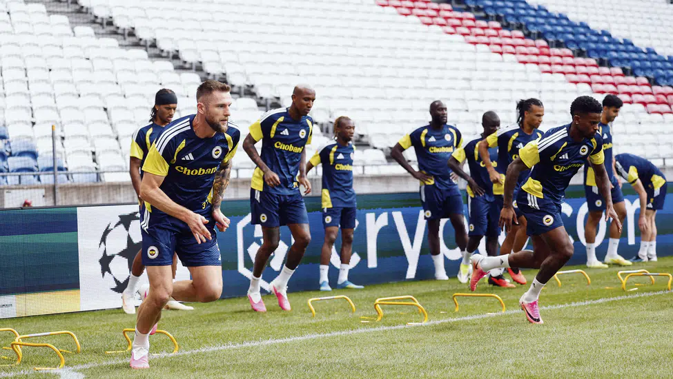 Fenerbahçe Lyon mücadelesi öncesi son hazırlıklarını tamamladı